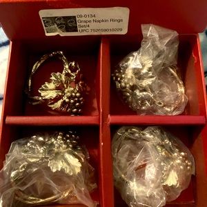 Arthur Court Grape Napkin Ring Set